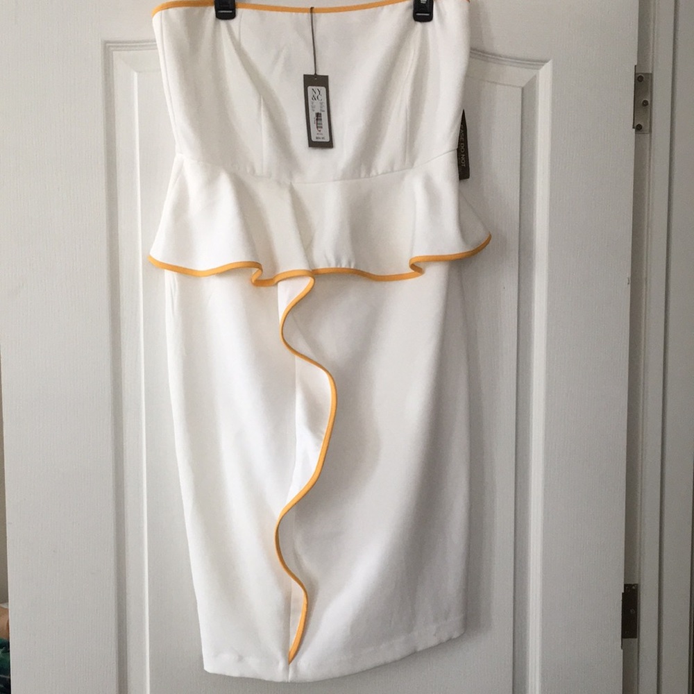 💃🏽 Beautiful strapless dress- never worn